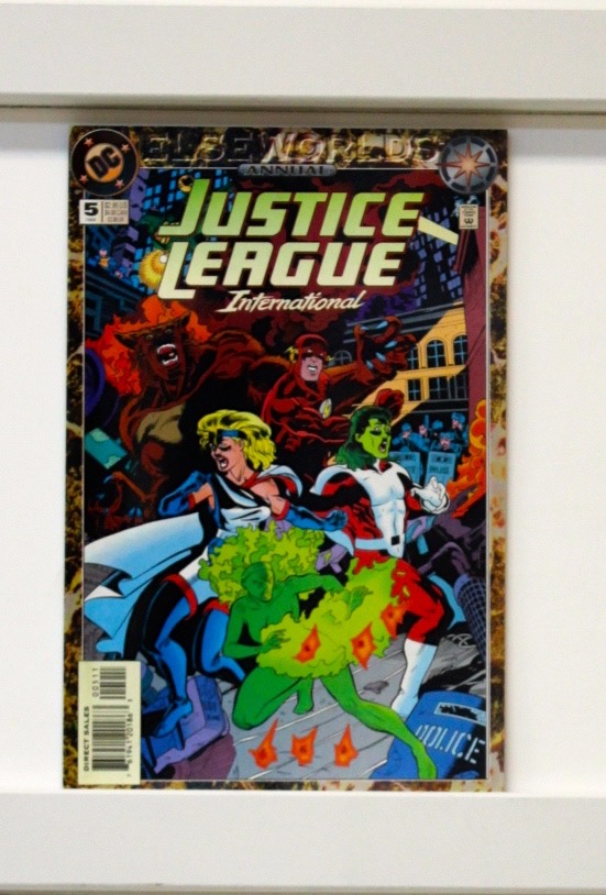 Justice League International   Lot Of 25 Comics - 16291