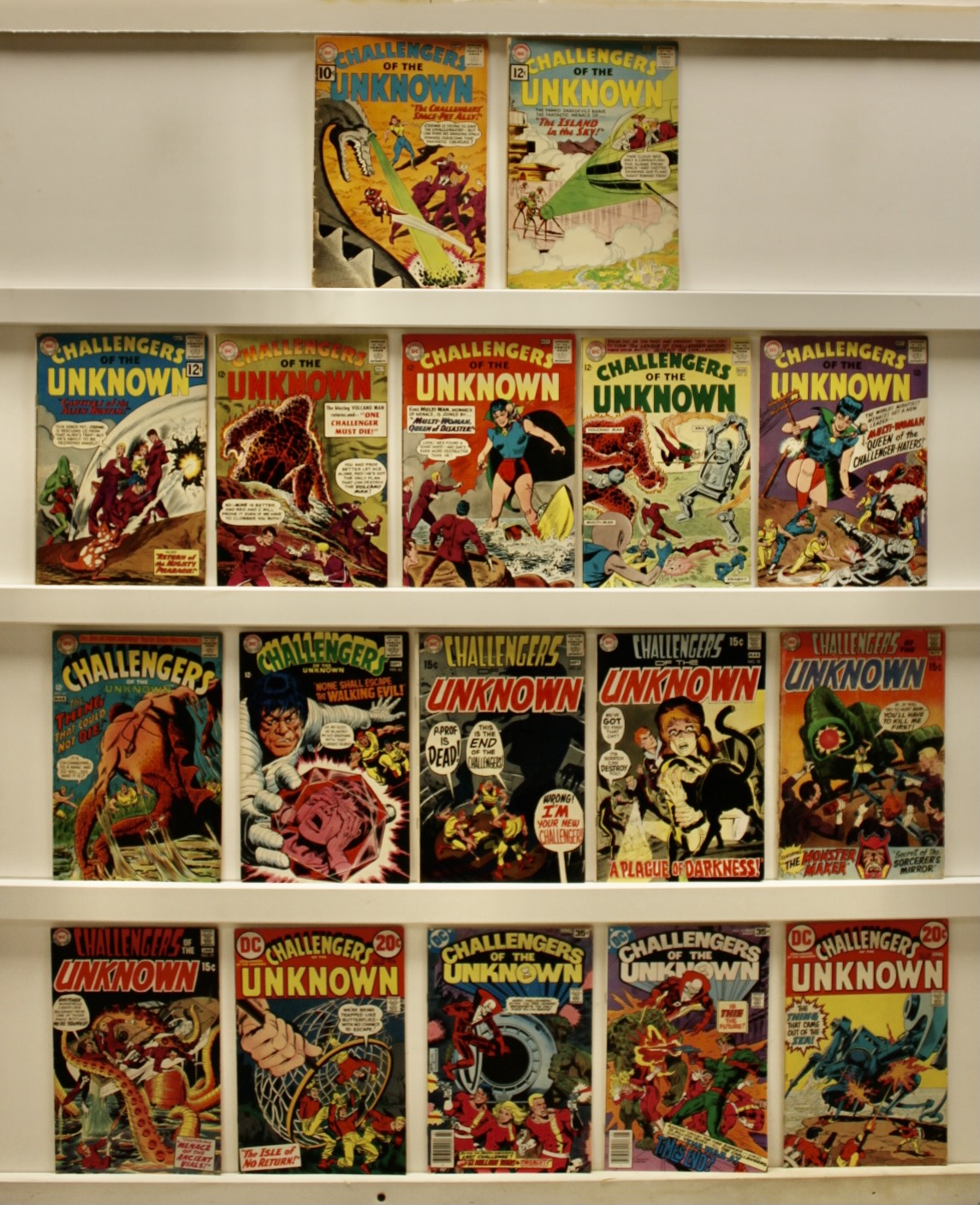 Challengers Of The Unknown   Lot Of 17 Comics - Primary