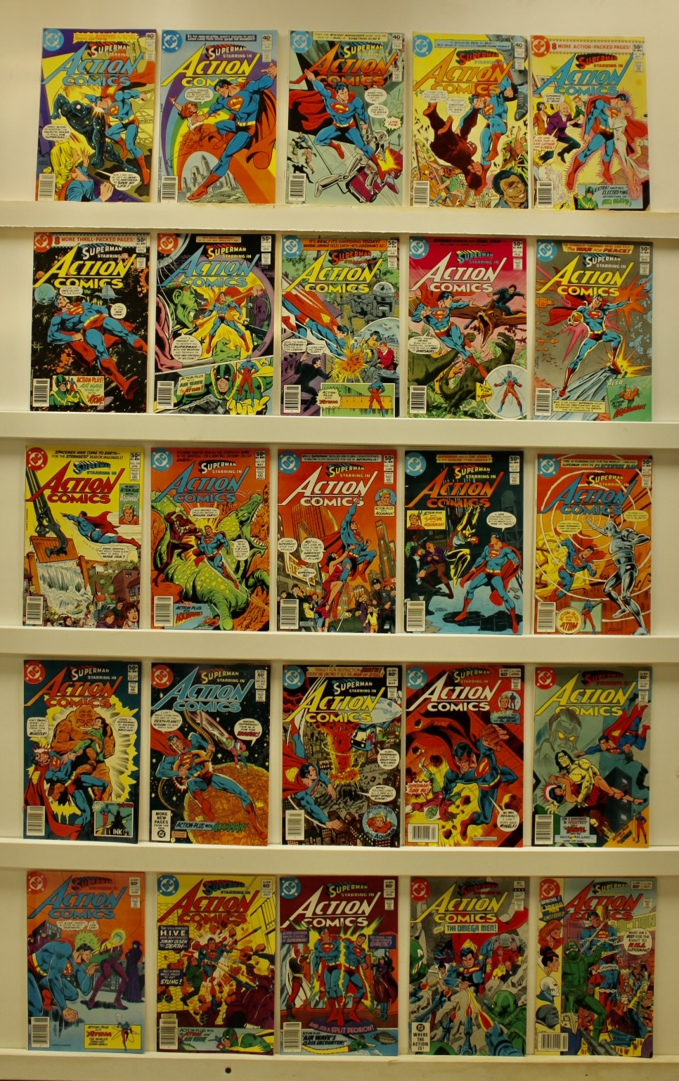 Action Comics    Lot Of 32 Comics - Primary